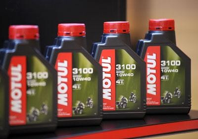 Bí quyết chọn dầu nhớt tiết kiệm xăng cho xe máy