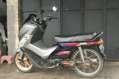 Phì cười với sự kết hợp giữa xe số Honda và xe tay ga Yamaha