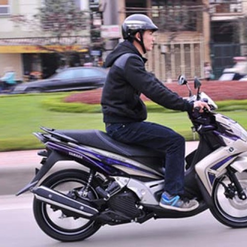 10 kỹ năng đi xe máy an toàn bạn cần biết khi tham gia giao thông