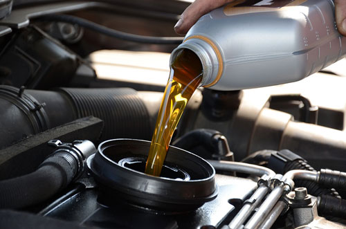 Thay dầu nhớt thường xuyên giúp động cơ xe bền hơn